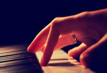 国际足联官方买球平台 -国乒樊振东亲授：反手拧拉秘诀，捏飞盘式发力，新手也能零失误