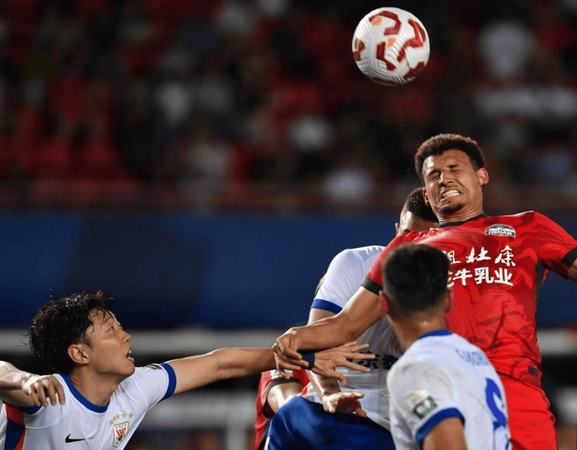 中超|泰山11日晚客场对阵河南队，破解密集防守是关键