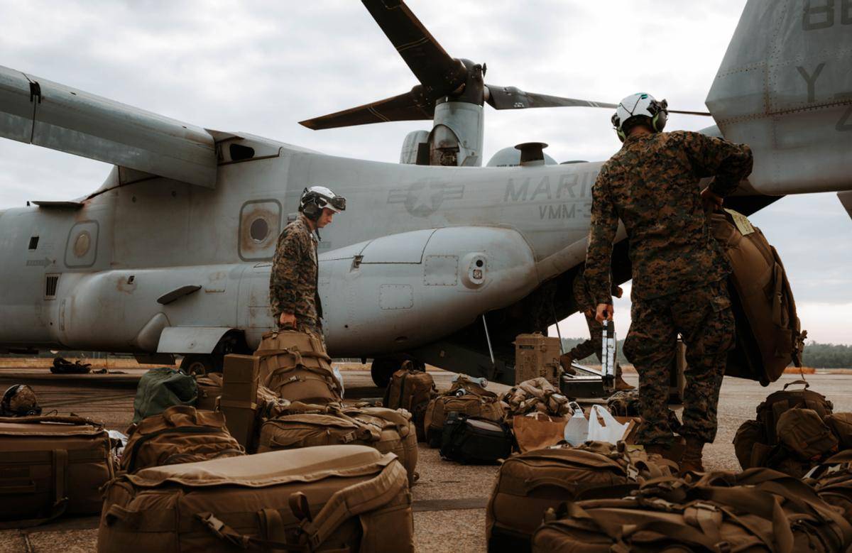 特朗普踏上北京的红地毯前，先准备开一场反华峰会？