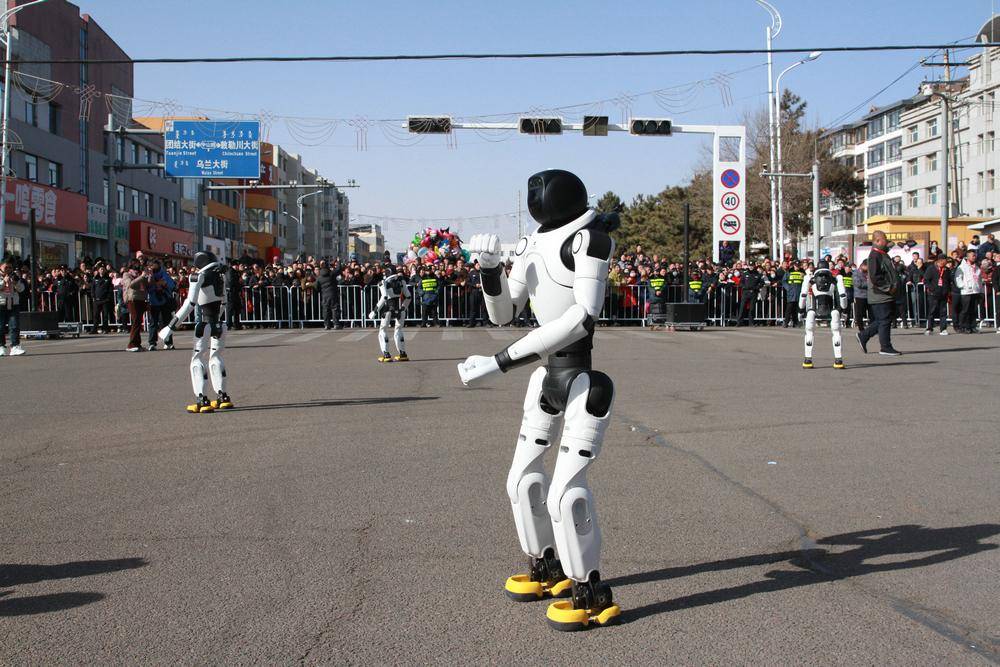 呼和浩特土左旗：元宵社火巡游启幕 23支队伍盛装亮相气势如虹