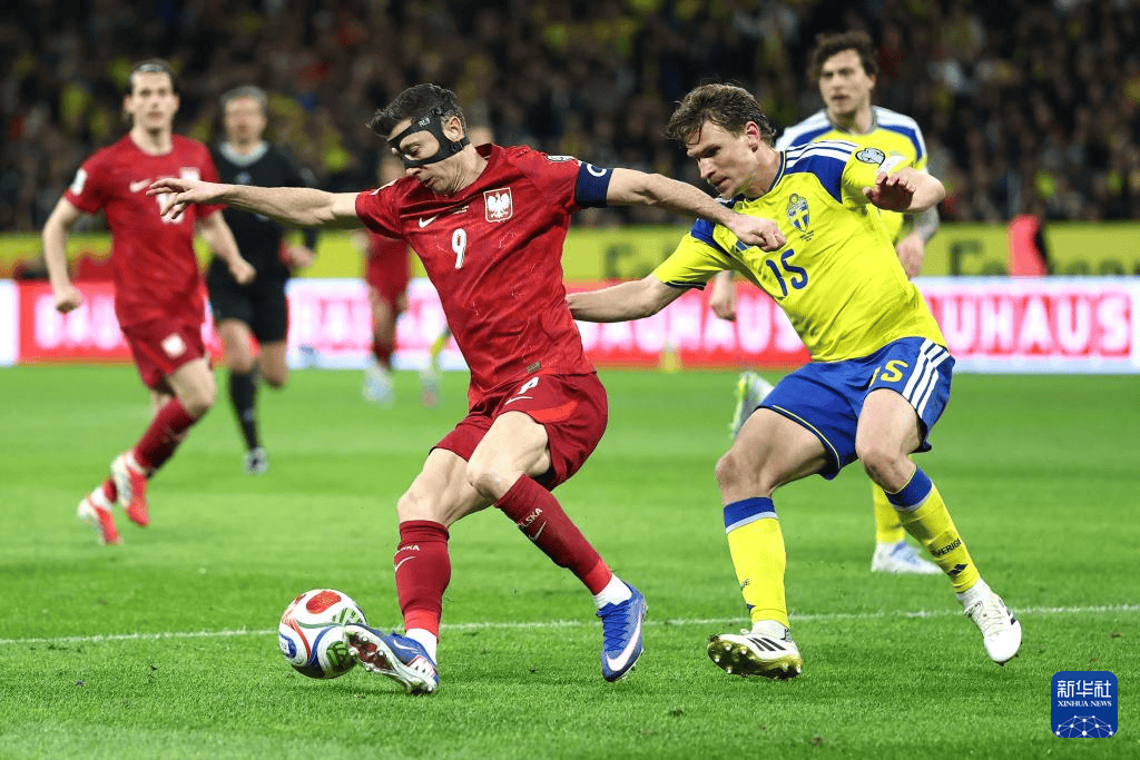 足球——世预赛附加赛：瑞典晋级世界杯正赛